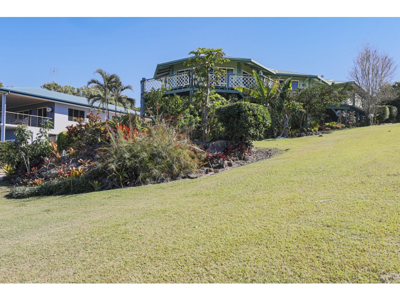 18 Ferries Terrace, Sarina Beach QLD 4737