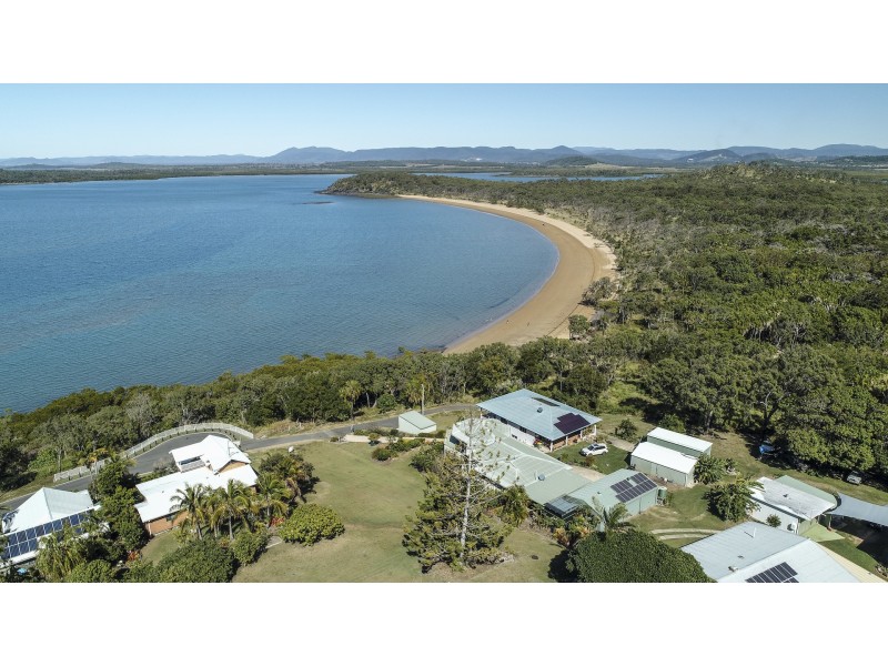 18 Ferries Terrace, Sarina Beach QLD 4737