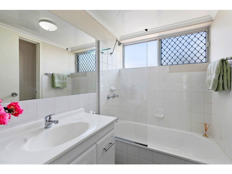 3/27 Queen Street, Scarborough QLD 4020