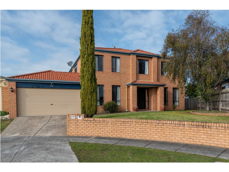 32 Mariner Close, Cranbourne North VIC 3977