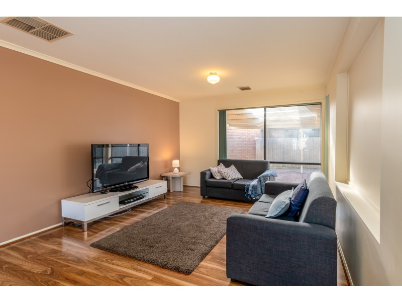 32 Mariner Close, Cranbourne North VIC 3977