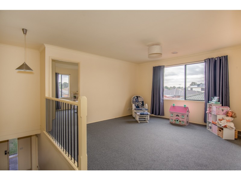 32 Mariner Close, Cranbourne North VIC 3977