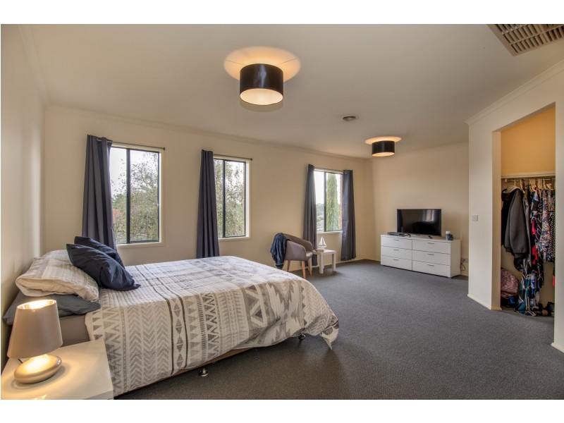 32 Mariner Close, Cranbourne North VIC 3977