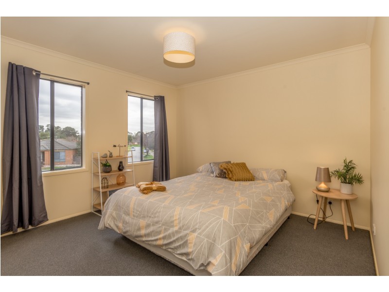 32 Mariner Close, Cranbourne North VIC 3977