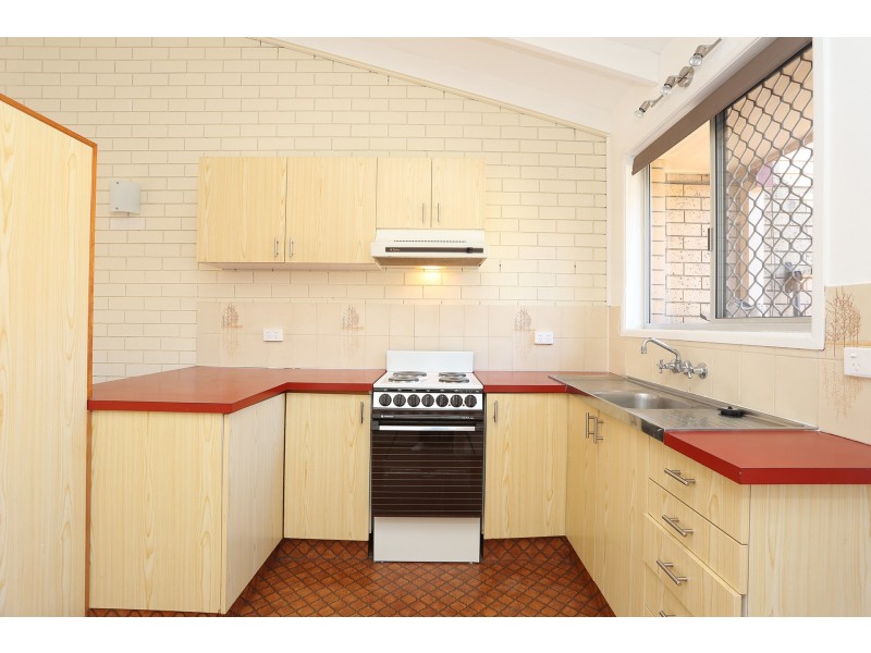 1/8 Claret Street, Wilsonton Heights QLD 4350