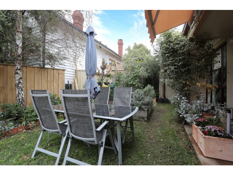 19B CRAWLEY STREET, Reservoir VIC 3073