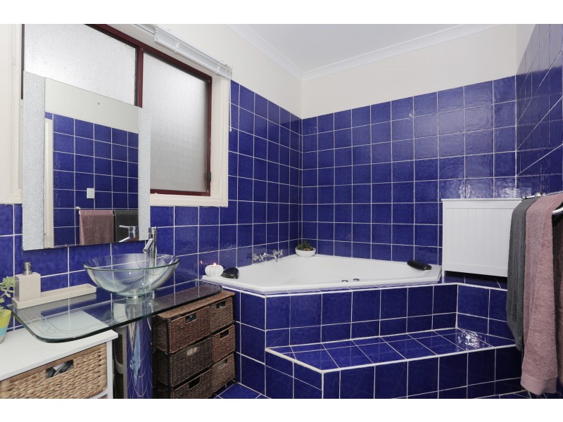 19B CRAWLEY STREET, Reservoir VIC 3073
