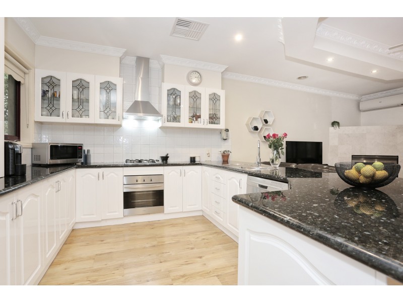 19B CRAWLEY STREET, Reservoir VIC 3073