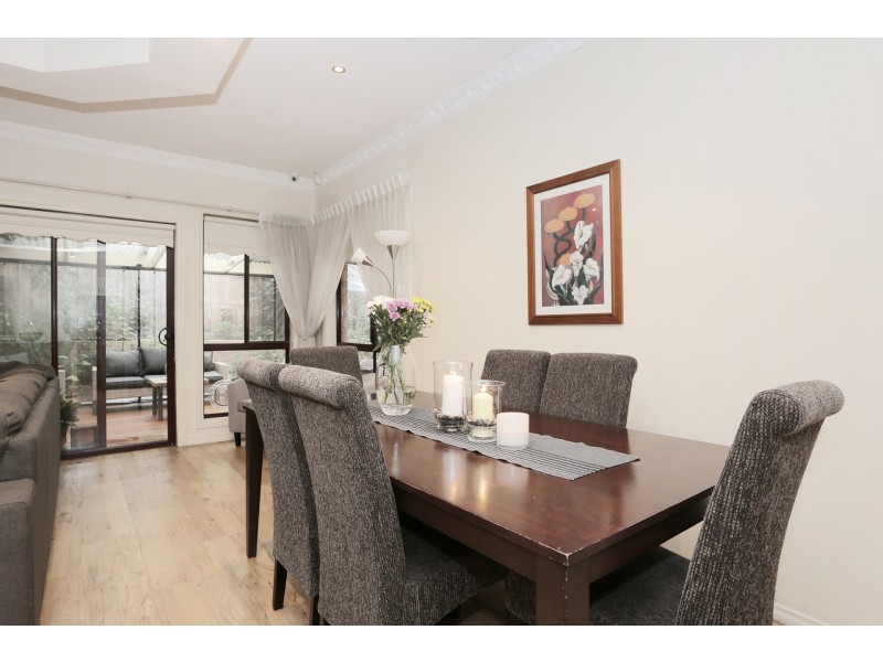 19B CRAWLEY STREET, Reservoir VIC 3073
