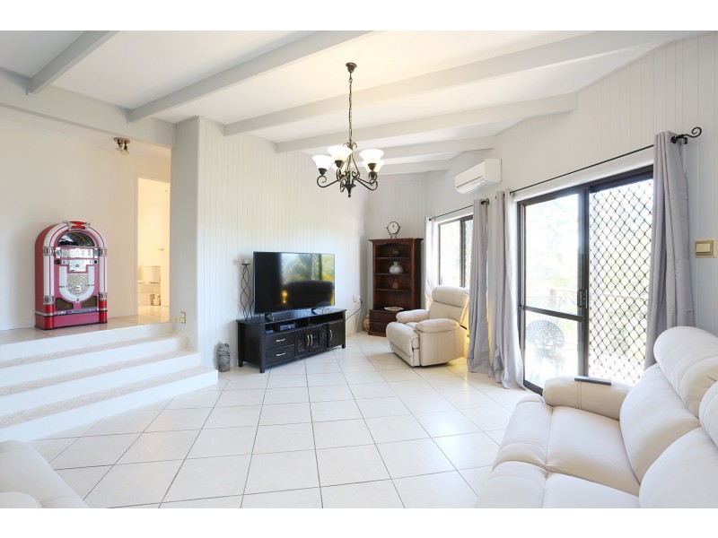 137 Panorama Drive, Rosemount QLD 4560