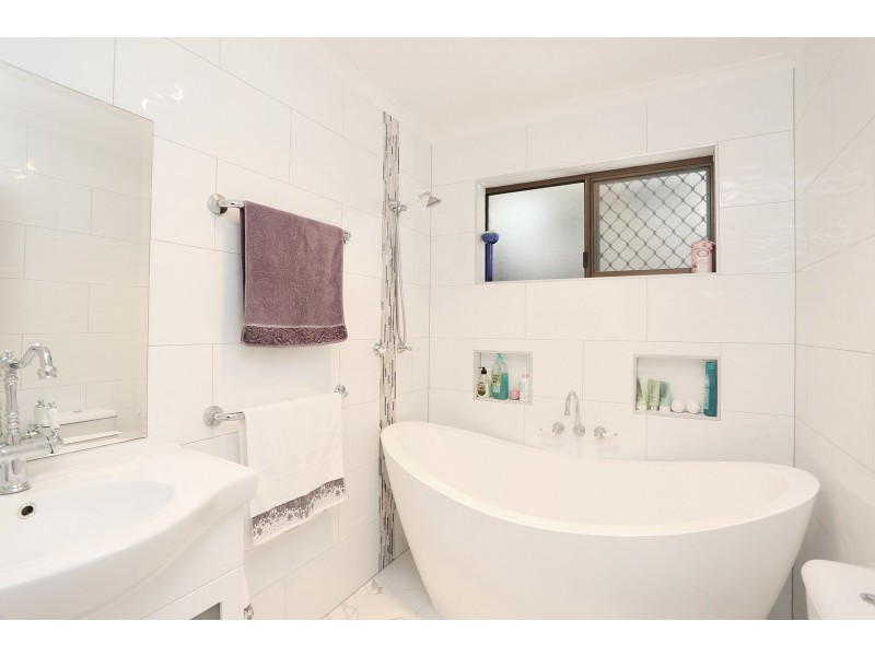 137 Panorama Drive, Rosemount QLD 4560