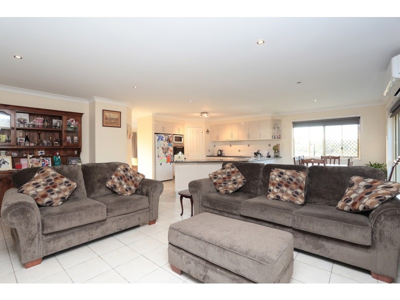 6-8 Sandstone road, Greenbank QLD 4124