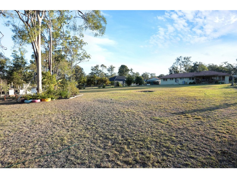 6-8 Sandstone road, Greenbank QLD 4124