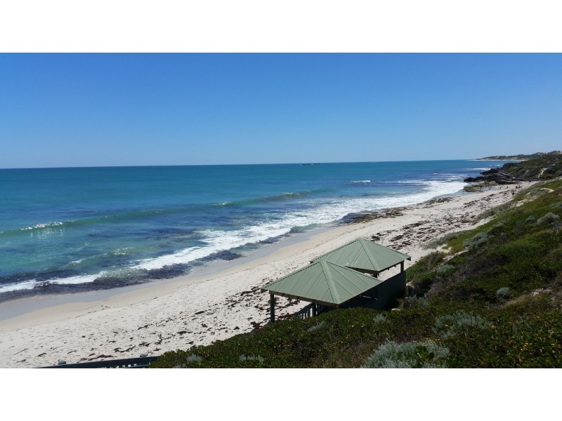 16 Pattaya Gardens, Iluka WA 6028