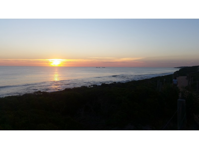 16 Pattaya Gardens, Iluka WA 6028