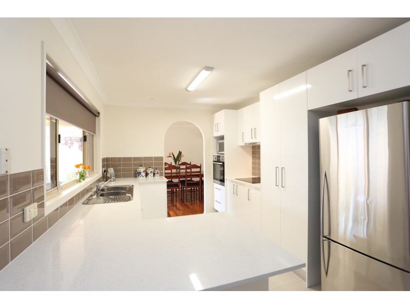 66 Avocado Street, Elanora QLD 4221