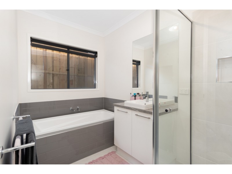 14 Aspire Avenue, Clyde North VIC 3978