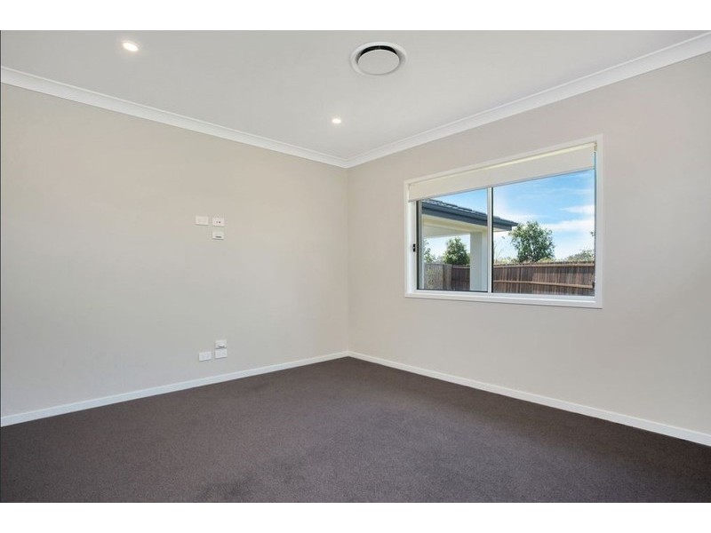 49 LINDEMAN CURCUIT, Pimpama QLD 4209