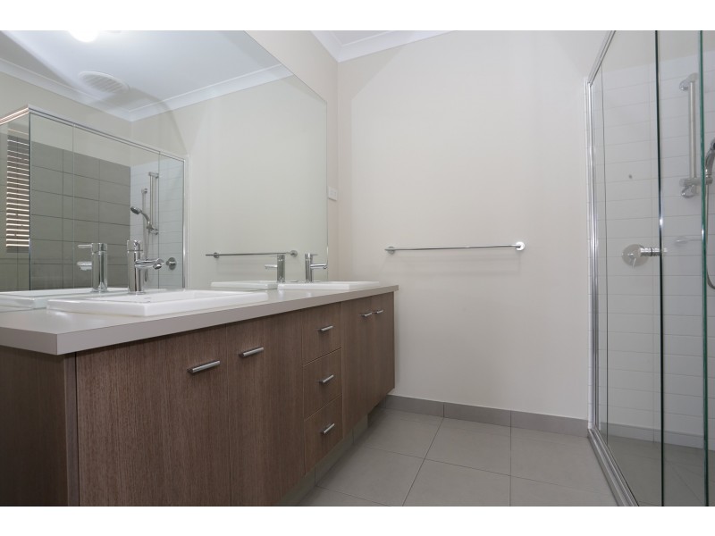 14 Beechwood Drive, Lyndhurst VIC 3975