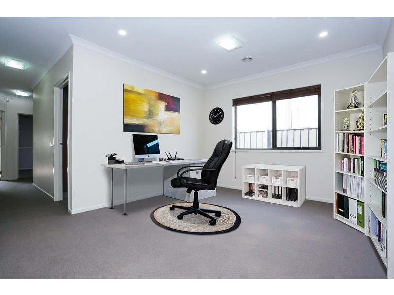 14 Beechwood Drive, Lyndhurst VIC 3975