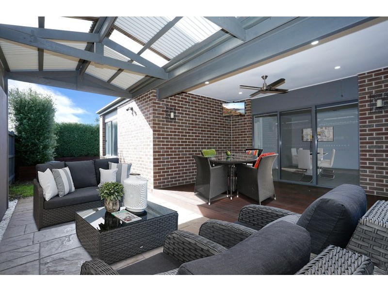 14 Beechwood Drive, Lyndhurst VIC 3975