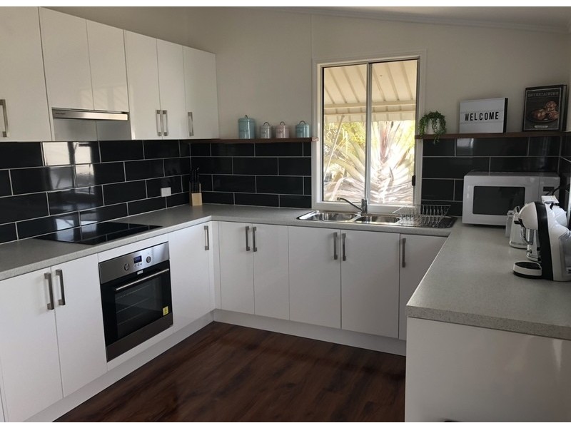 27 Evans Avenue, Seaforth QLD 4741