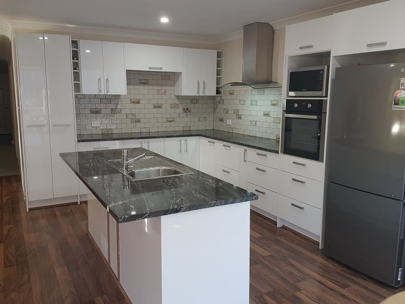 19 LANCASHIRE DRIVE, Mudgeeraba QLD 4213