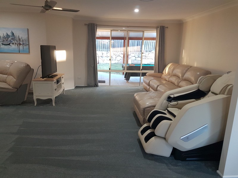 19 LANCASHIRE DRIVE, Mudgeeraba QLD 4213
