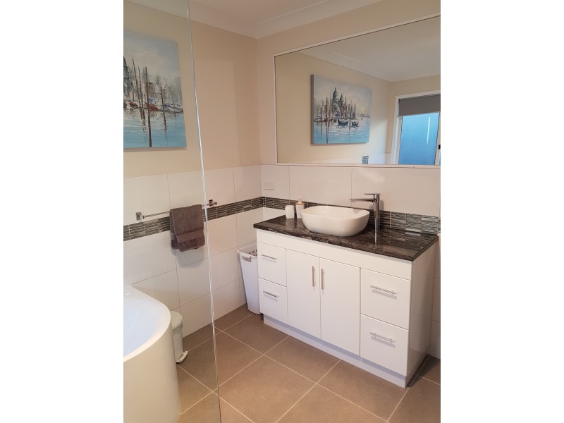 19 LANCASHIRE DRIVE, Mudgeeraba QLD 4213