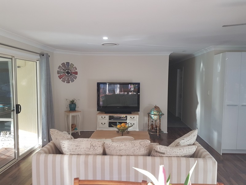 19 LANCASHIRE DRIVE, Mudgeeraba QLD 4213