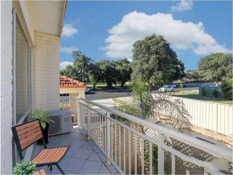 12/222 Labouchere Road, Como WA 6152