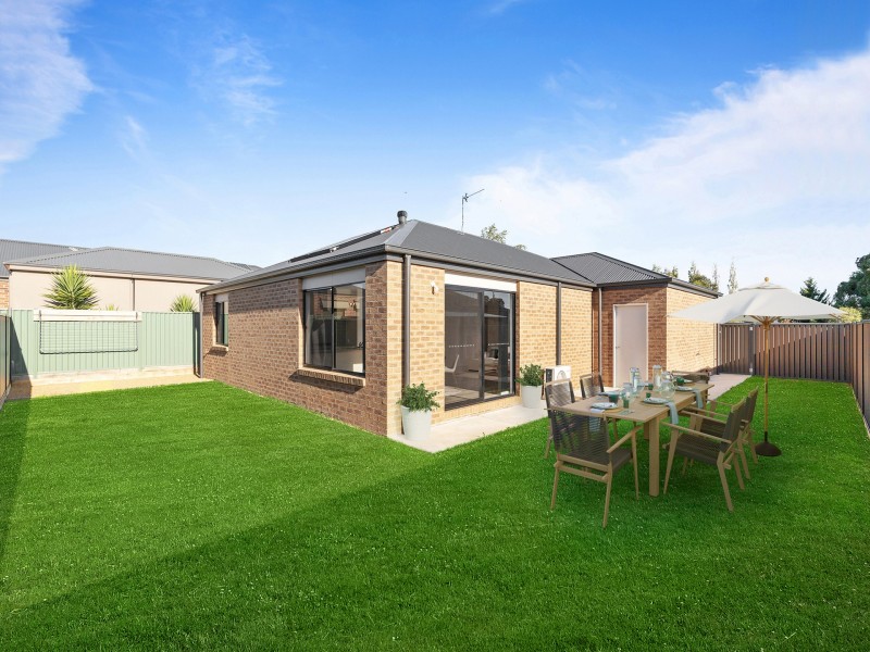 2/22A Lyons Street, Miners Rest VIC 3352