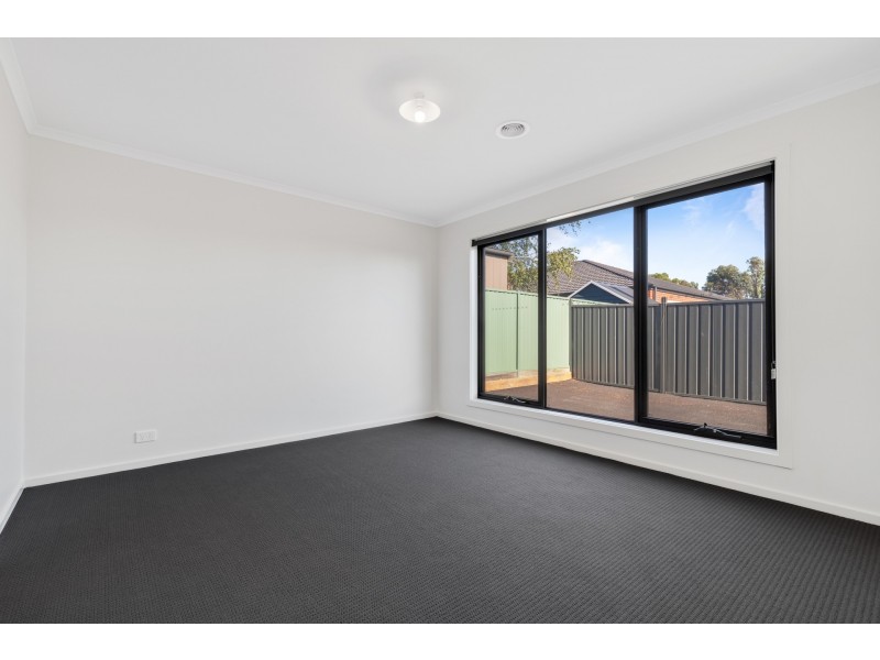 2/22A Lyons Street, Miners Rest VIC 3352