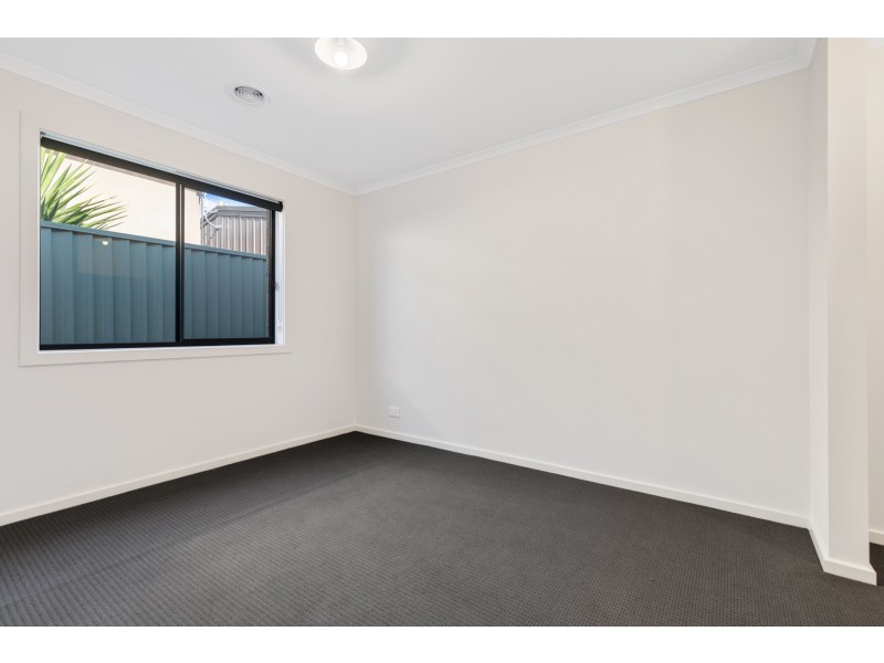 2/22A Lyons Street, Miners Rest VIC 3352