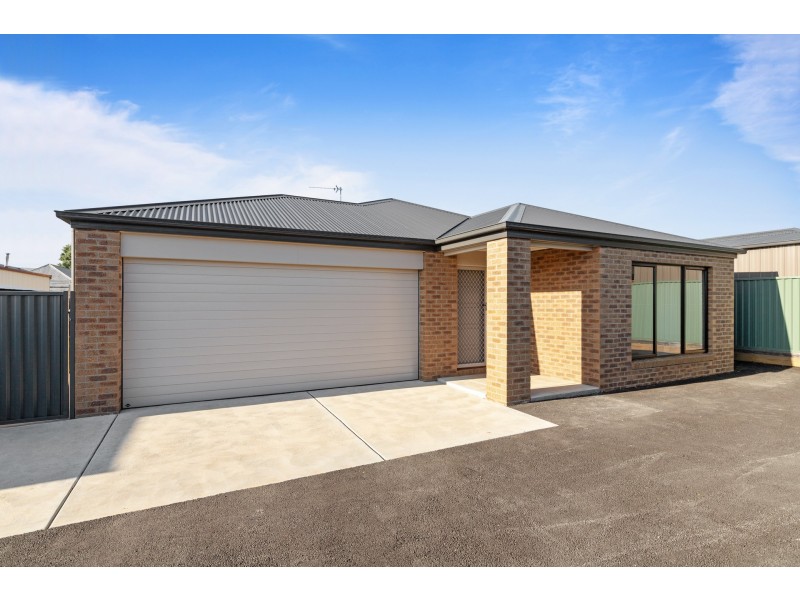 2/22A Lyons Street, Miners Rest VIC 3352