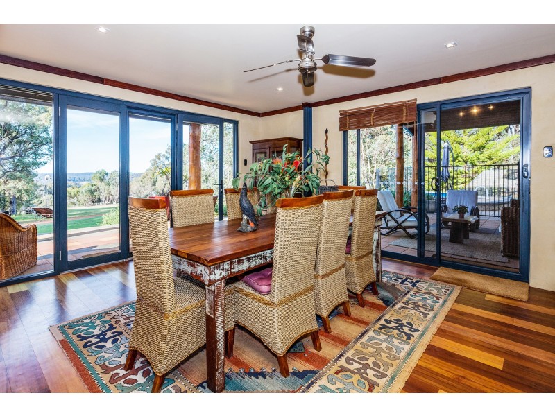 18 Yellowstone Retreat, Gidgegannup WA 6083