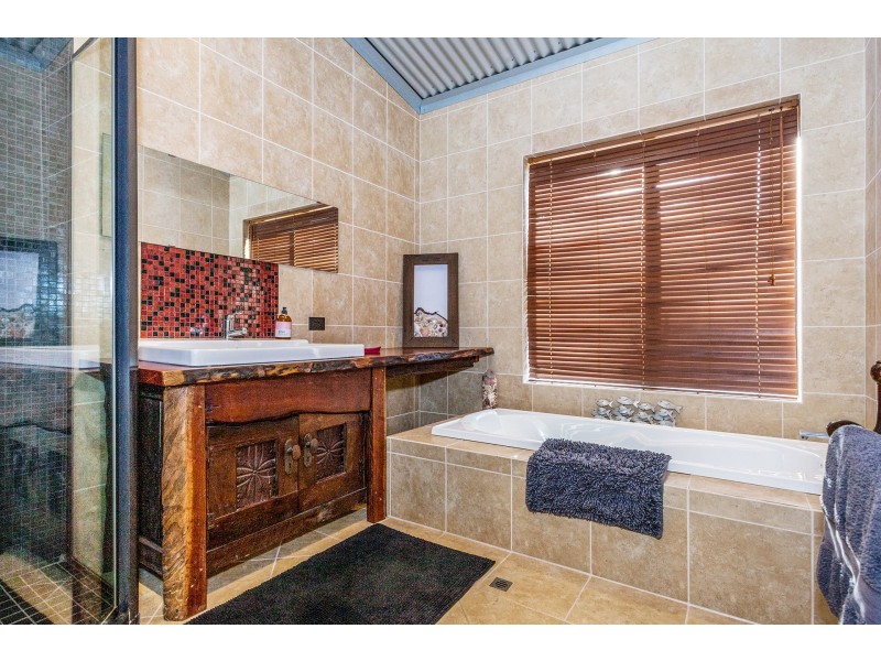 18 Yellowstone Retreat, Gidgegannup WA 6083