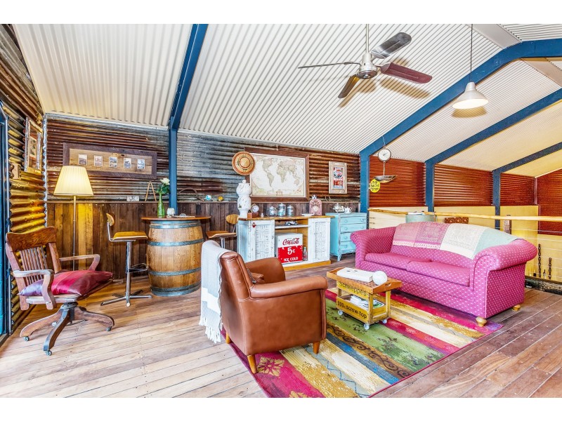 18 Yellowstone Retreat, Gidgegannup WA 6083