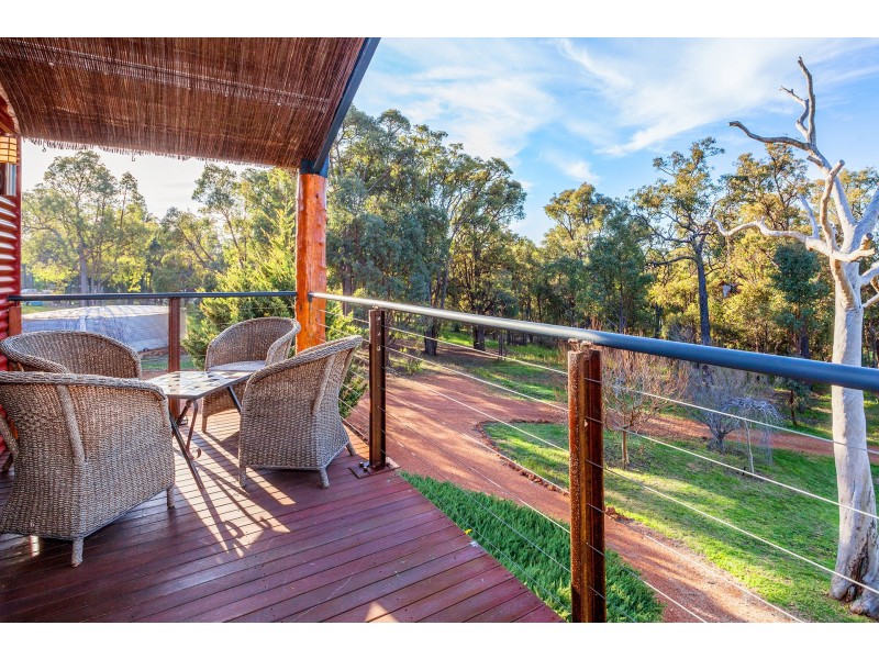 18 Yellowstone Retreat, Gidgegannup WA 6083