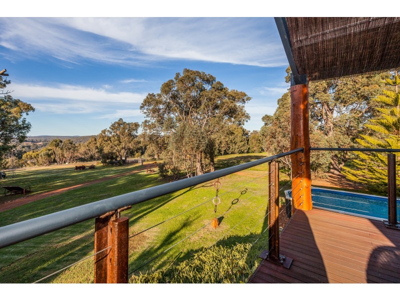 18 Yellowstone Retreat, Gidgegannup WA 6083