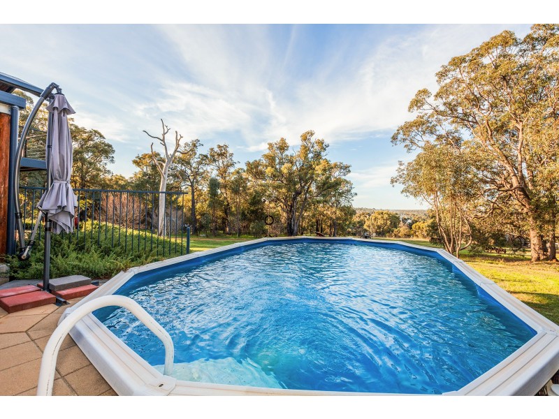 18 Yellowstone Retreat, Gidgegannup WA 6083