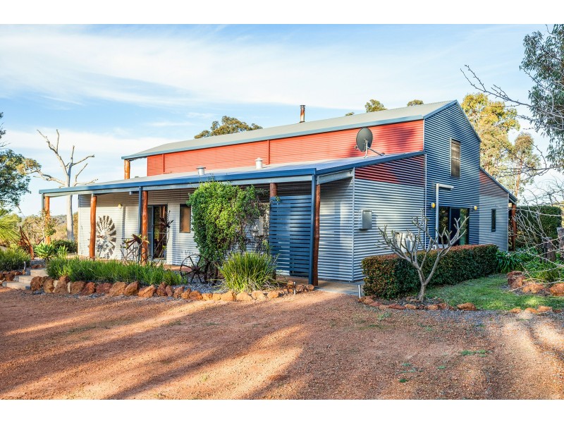 18 Yellowstone Retreat, Gidgegannup WA 6083