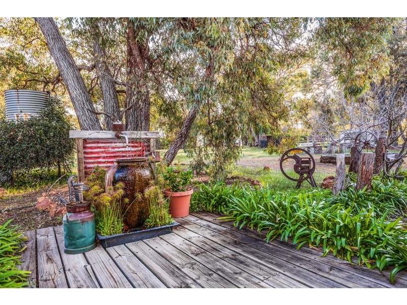 18 Yellowstone Retreat, Gidgegannup WA 6083
