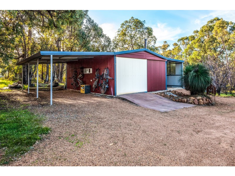 18 Yellowstone Retreat, Gidgegannup WA 6083