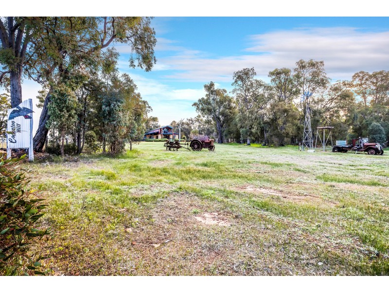 18 Yellowstone Retreat, Gidgegannup WA 6083