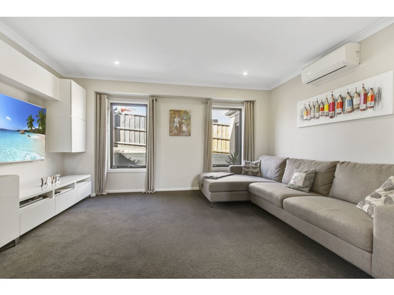 13 Riviera Court, Lakes Entrance VIC 3909