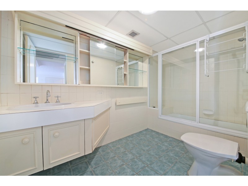 5/20 Commodore Drive, Surfers Paradise QLD 4217