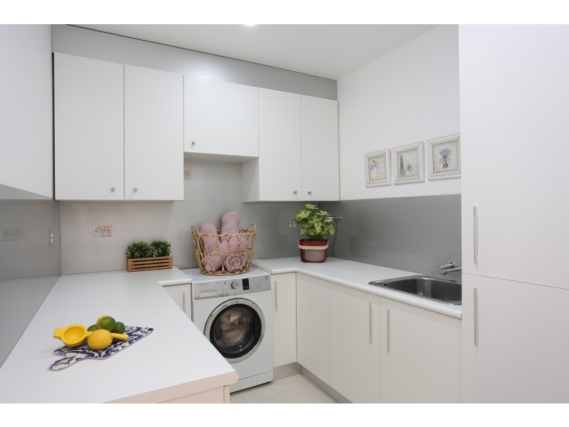 15 Lowanna Drive, Ashmore QLD 4214