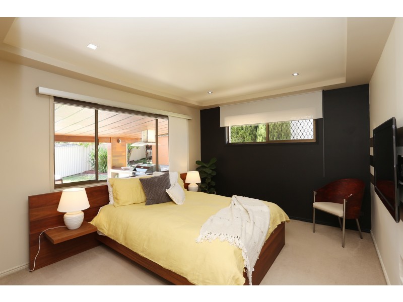 15 Lowanna Drive, Ashmore QLD 4214