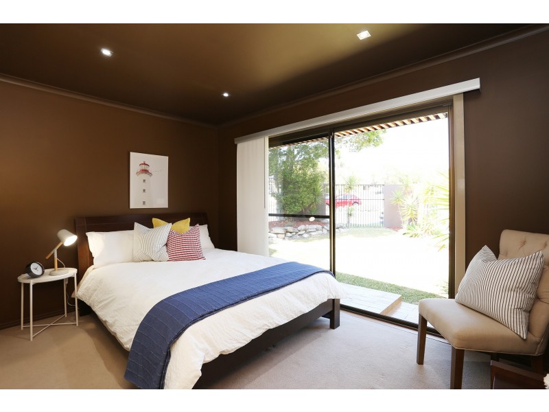 15 Lowanna Drive, Ashmore QLD 4214